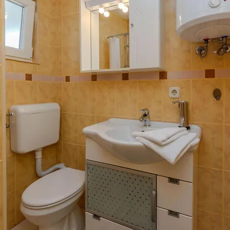 Tukara 2 By Interhome Apartman Vir
